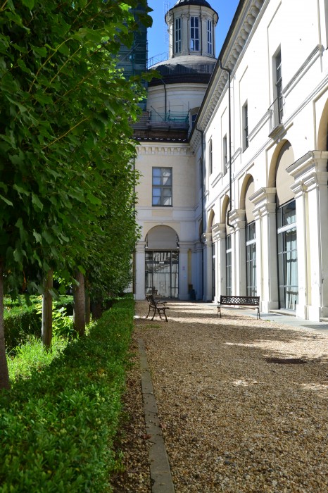 Vista del cortile e della cupola.